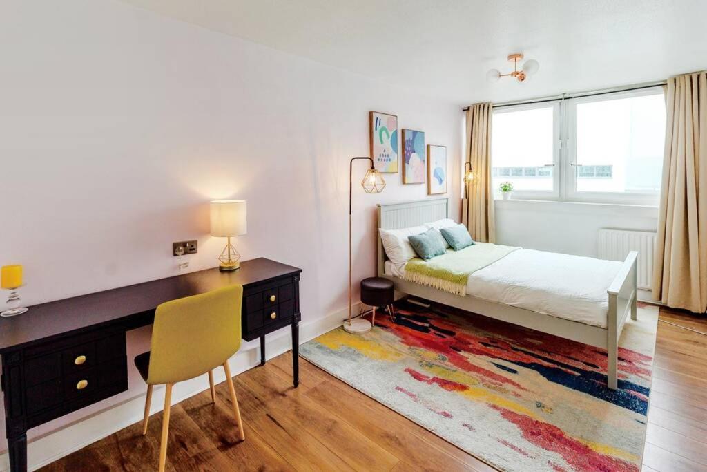 Super Spacious 2 Bedroom Apt 20mn From Central. London