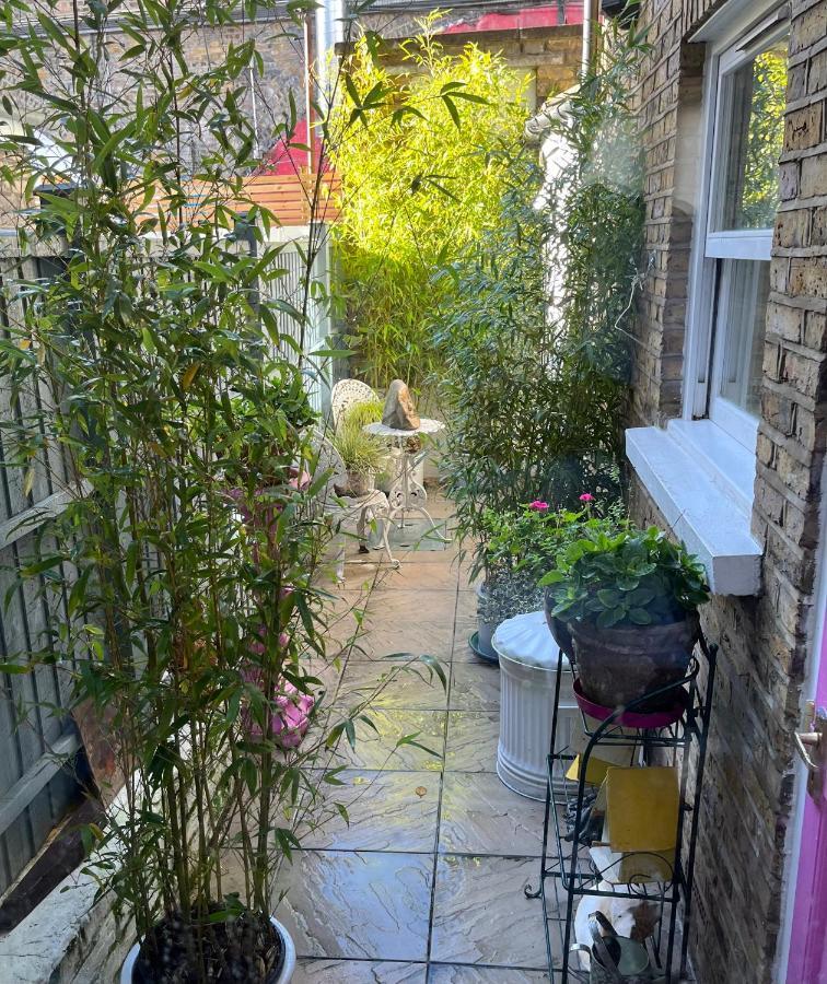 Victoria Homestay London
