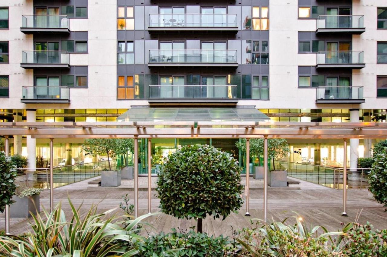 Peaceful Modern 2 Bedroom Flat With Water Views
