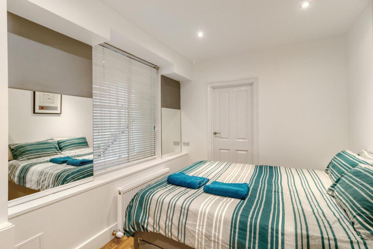 Apartment Holland Park London