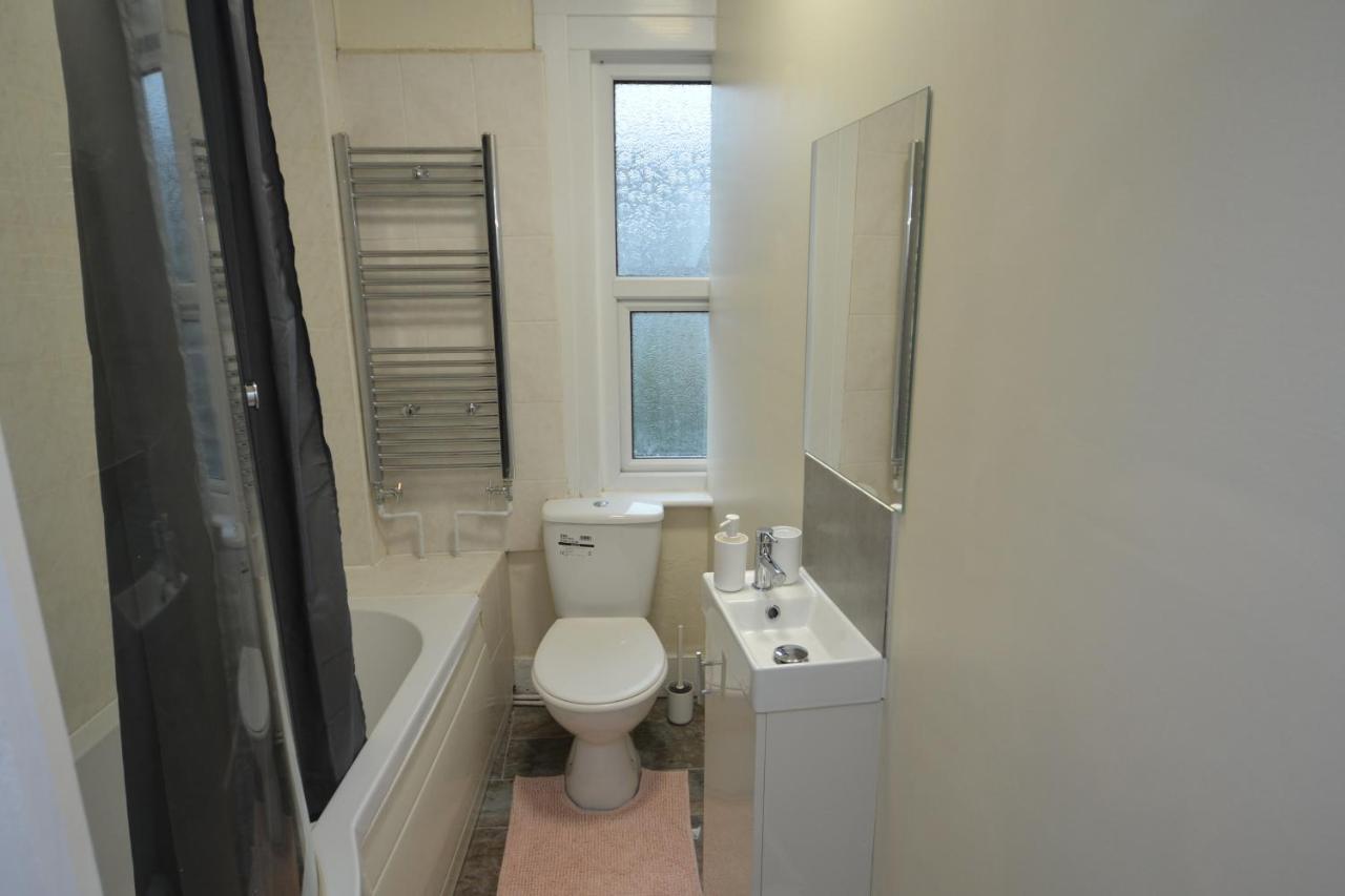 Cheerful 4 Bedroom House In Greater Hébergement de vacances Londres