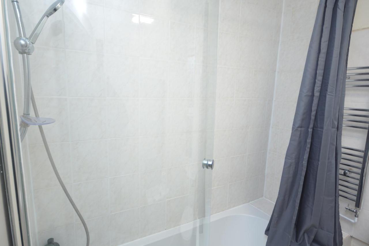 Cheerful 4 Bedroom House In Greater Hébergement de vacances Londres