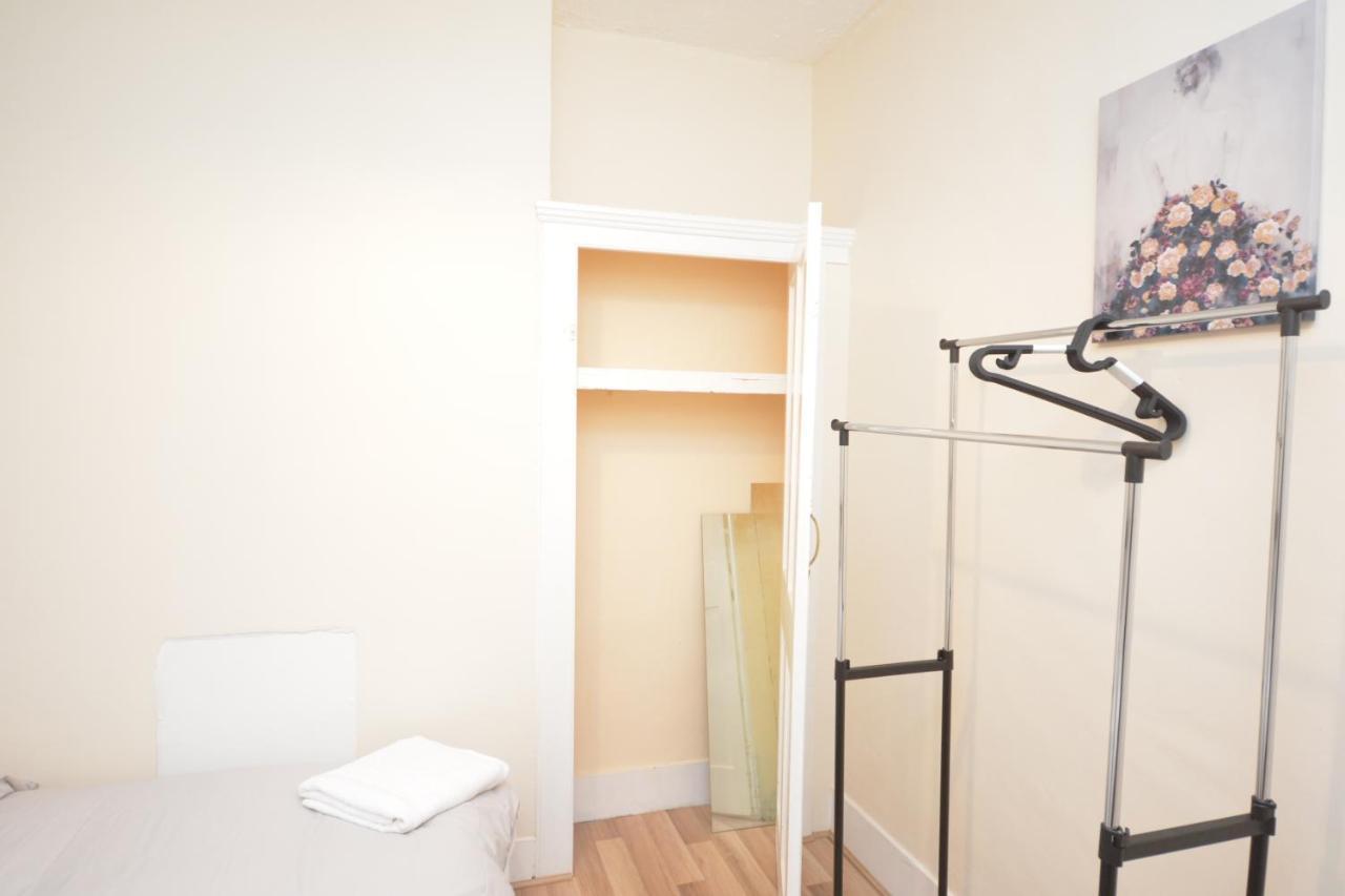 Cheerful 4 Bedroom House In Greater Hébergement de vacances