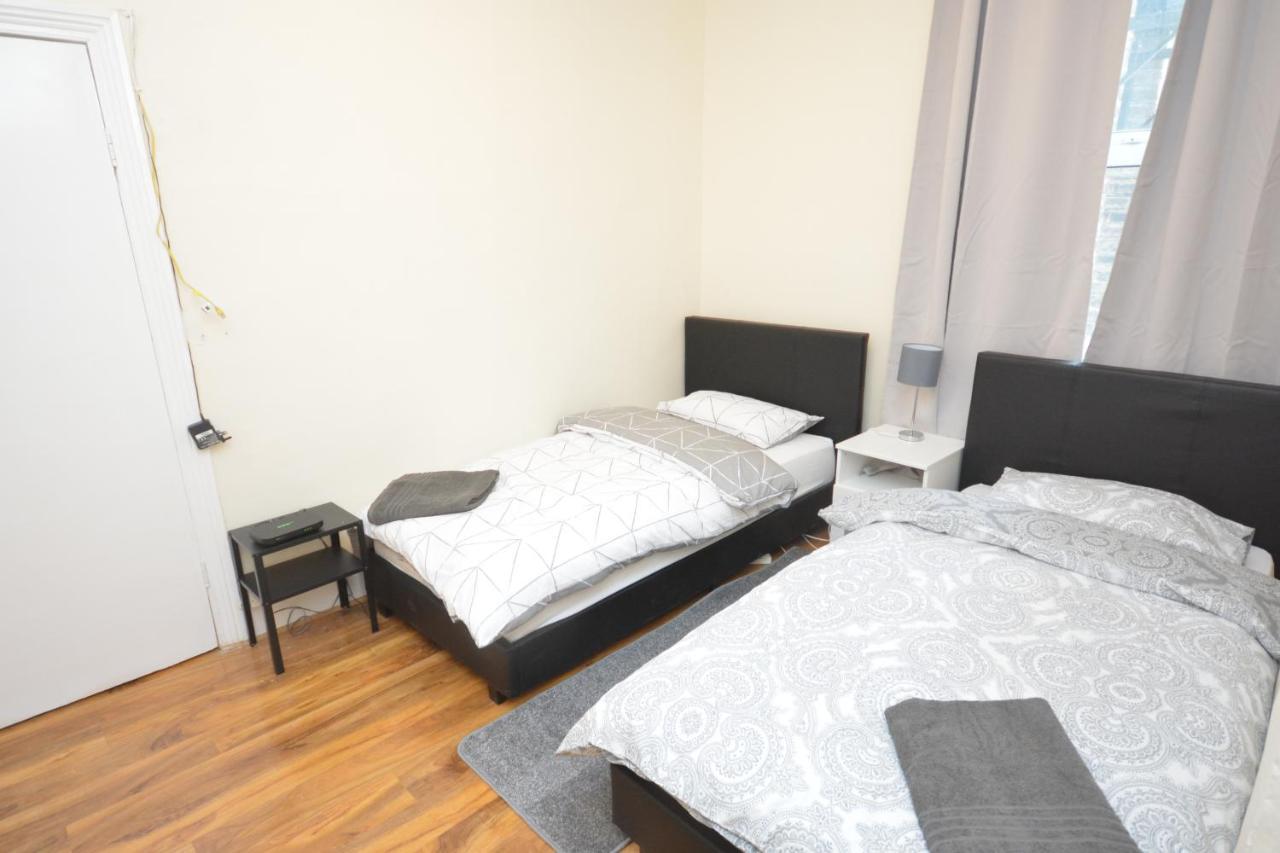 Cheerful 4 Bedroom House In Greater Hébergement de vacances *