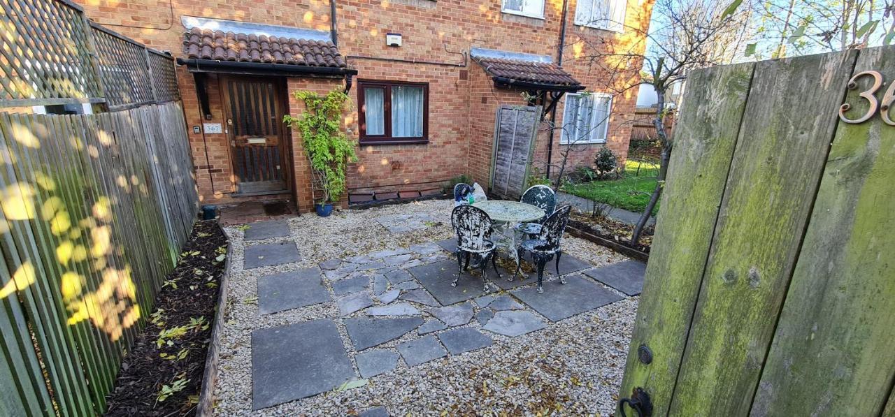 Apartment Sw19 - Quiet Split-level 2-bedroom Maisonette With Garden