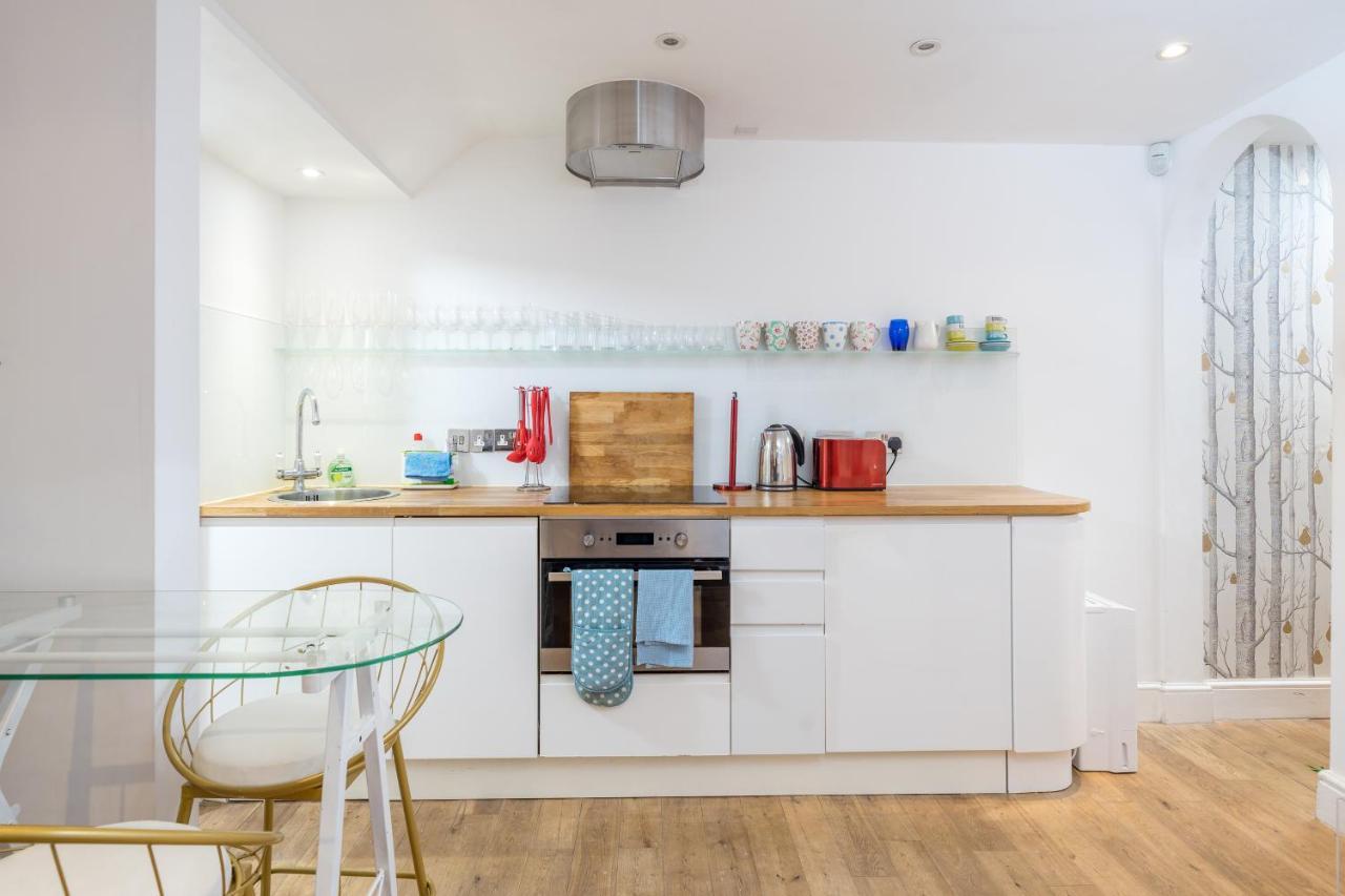 Stylish Flat With Private Yard In Shepherd Bush Apartment *