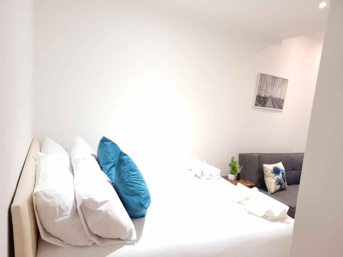 Appartamento F1-basement Studio Fits 3 Near Paddington Londra