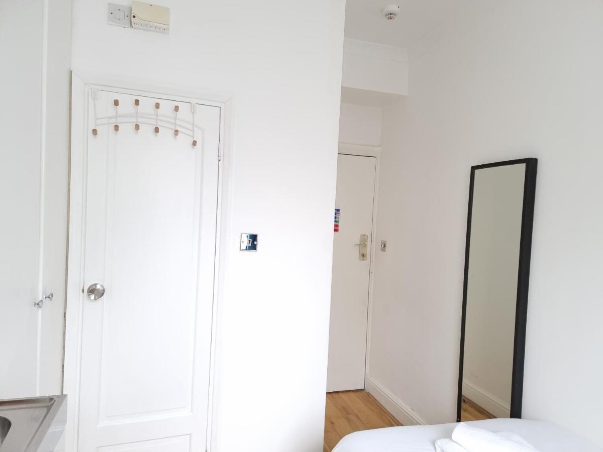 F18-awesome For 1 Near Paddington-d13 Londen