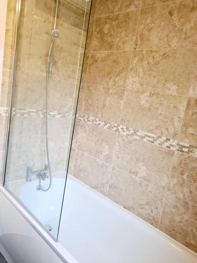 Ferienhaus Modern & Spacious - Walk To Excel- Parking London