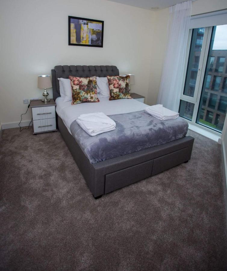 Apartment Unique 2 Bed London