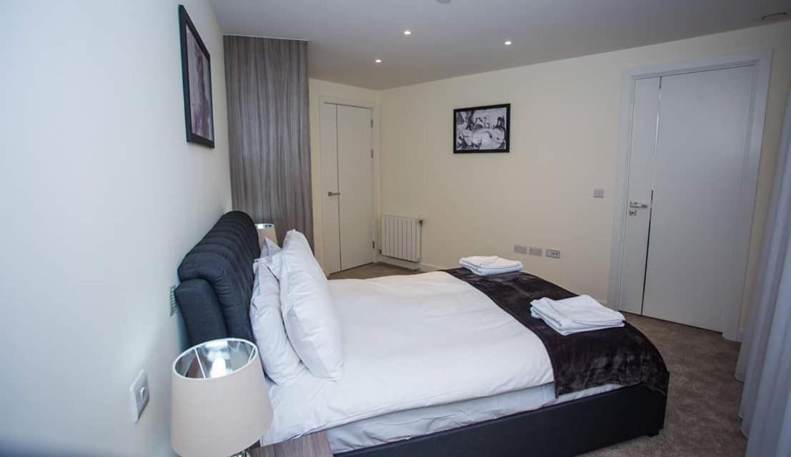 Apartment Unique 2 Bed London