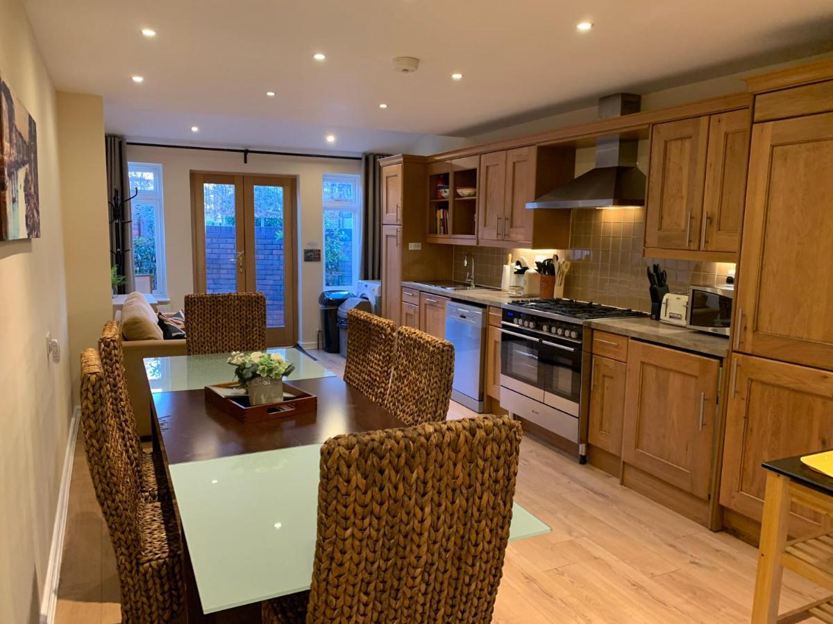 Ferienhaus Notting Hill 3br Townhouse With Ensuite Bathrooms - Ideal For Families *