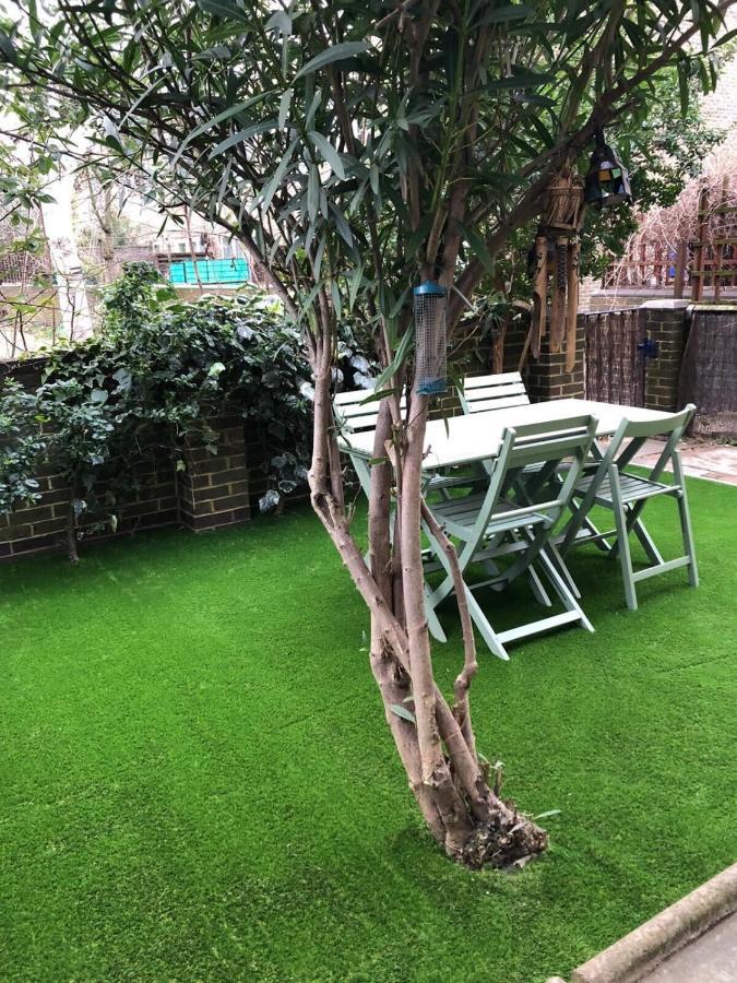 Lovely 2 Bedroom Near South Bank Leilighet