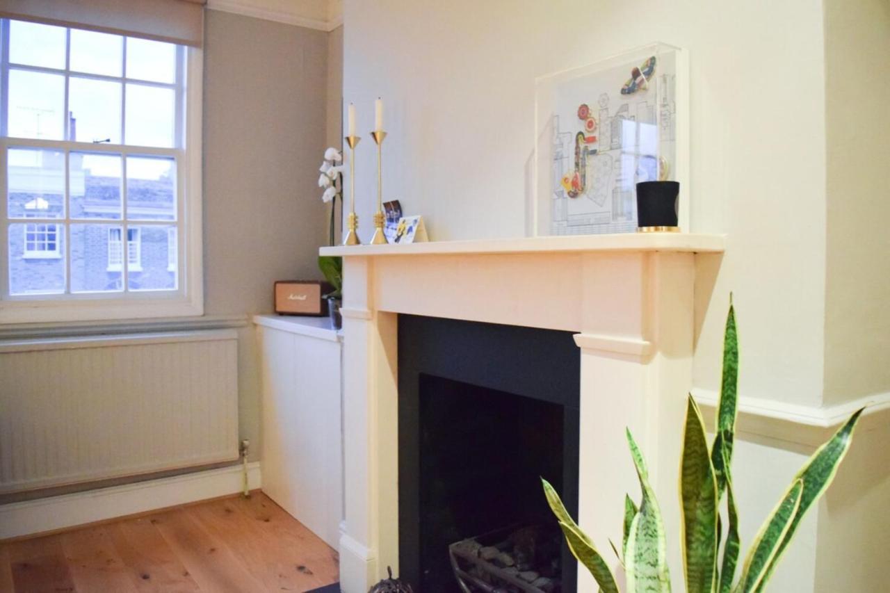 Stylish And Spacious With Terrace Lägenhet London