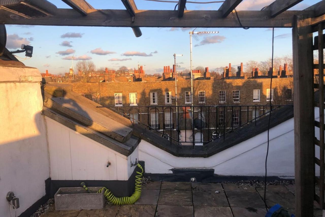 Lägenhet Stylish And Spacious With Terrace London