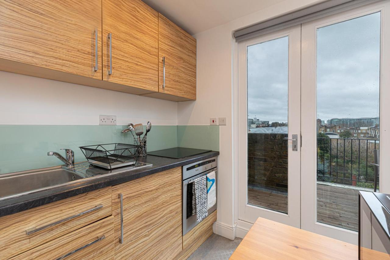 Apartment Modern Studio Flat With Balcony On The King's Road In Chelsea, *