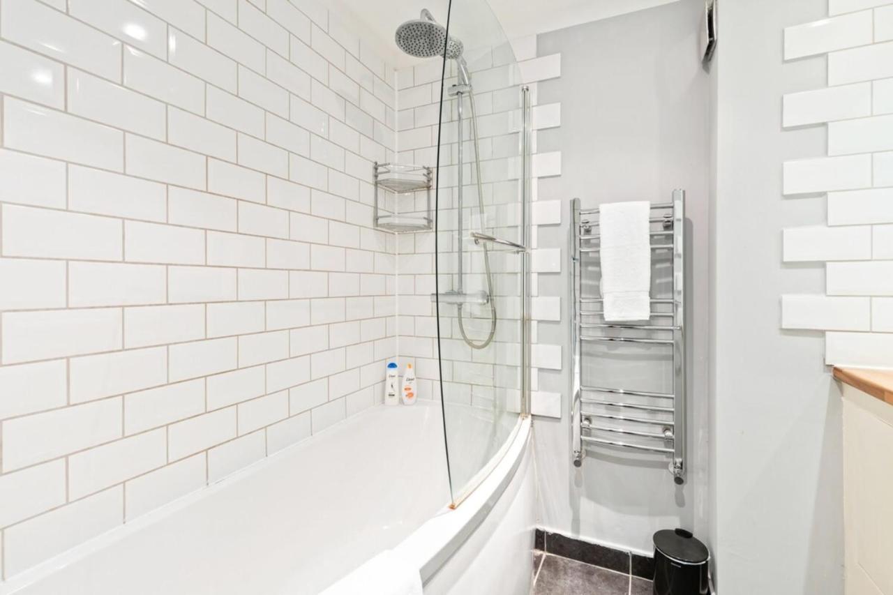 Spacious 2 Bedroom In Cricklewood Apartment London