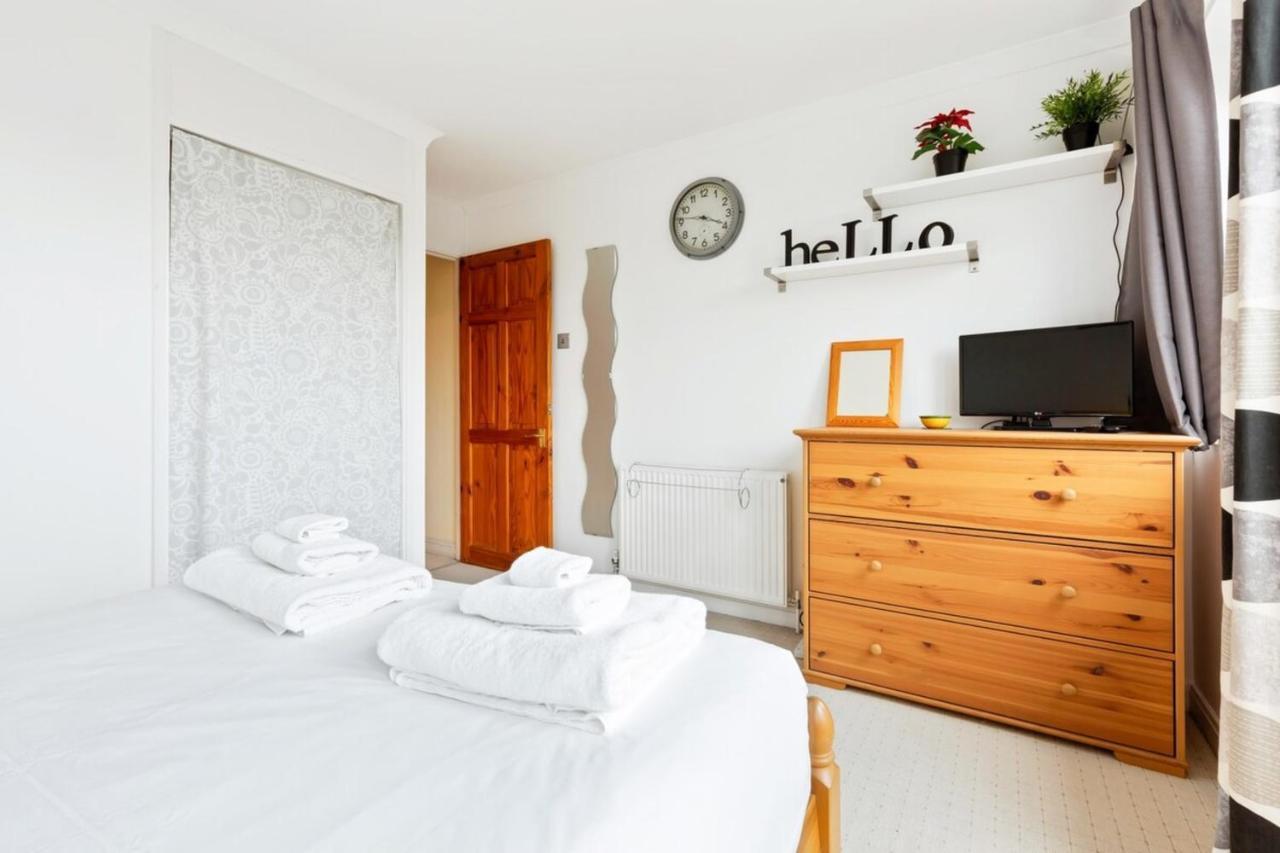 Spacious 2 Bedroom In Cricklewood * London