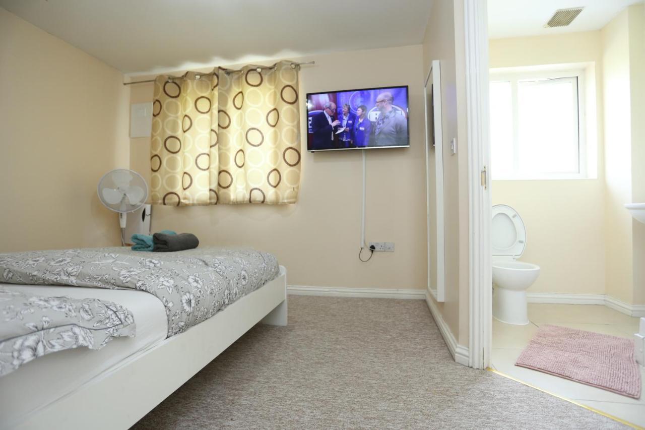 Lovely 4 Bed House London
