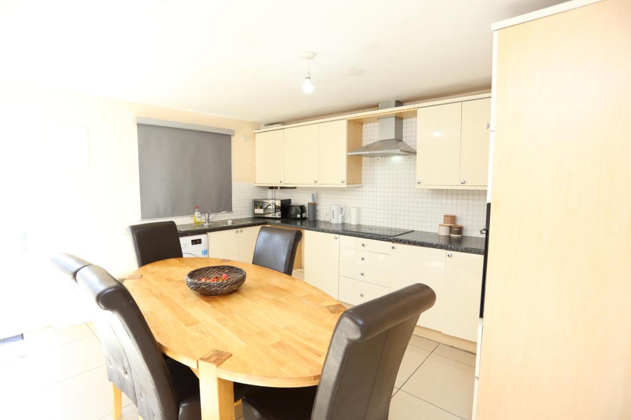 Lovely 4 Bed House * London