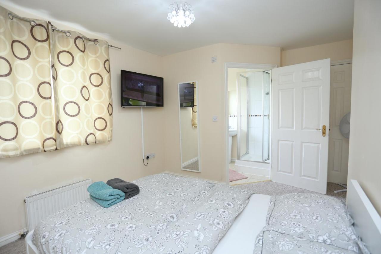 Lovely 4 Bed House London