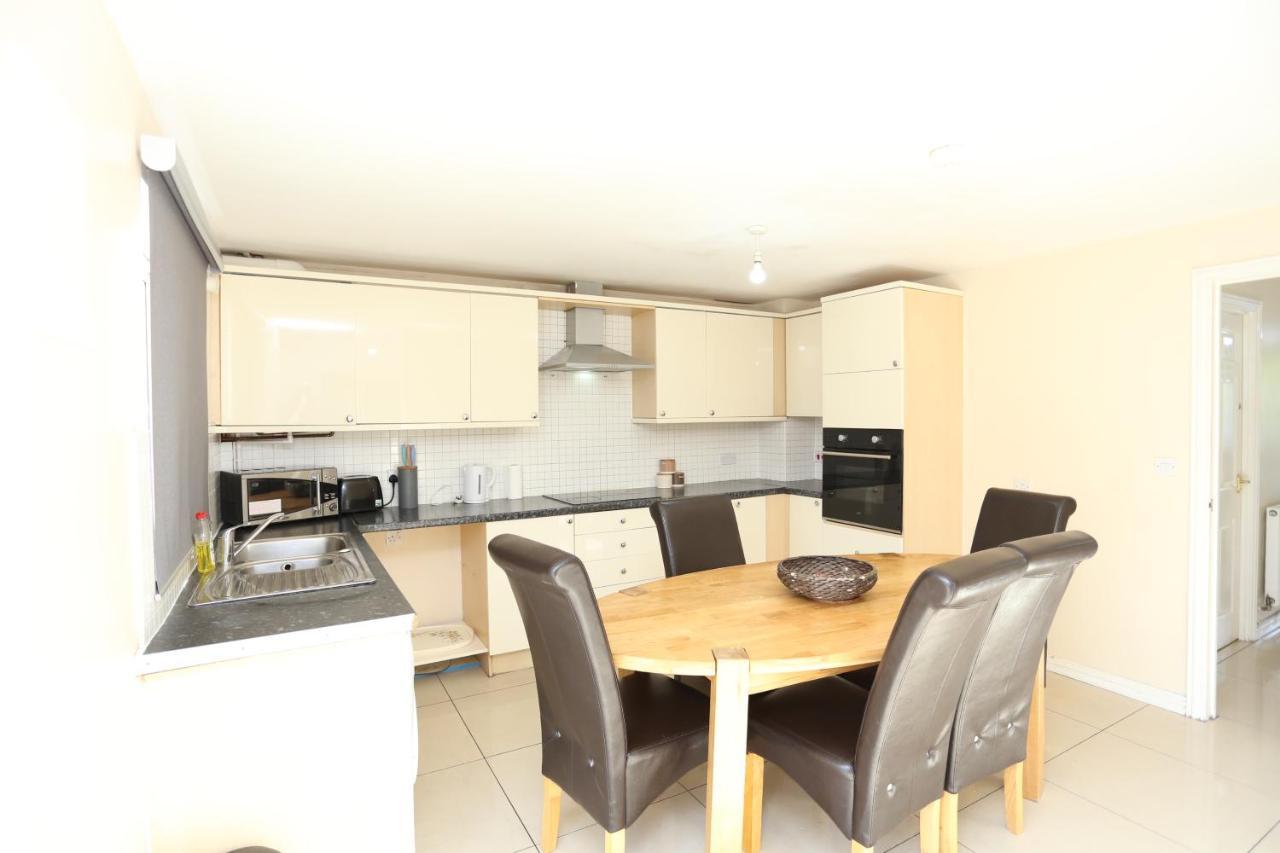 Lovely 4 Bed House London
