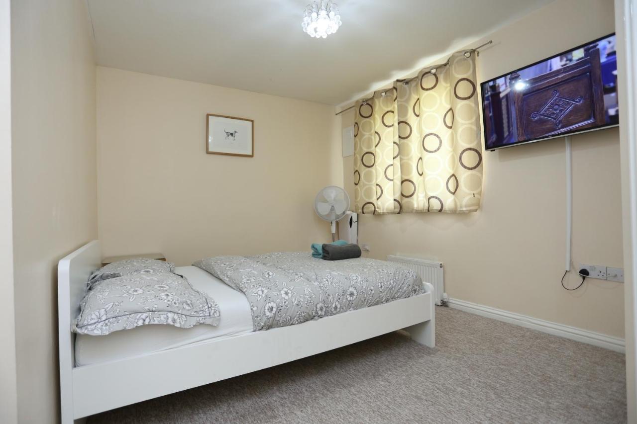 Lovely 4 Bed House Holiday home