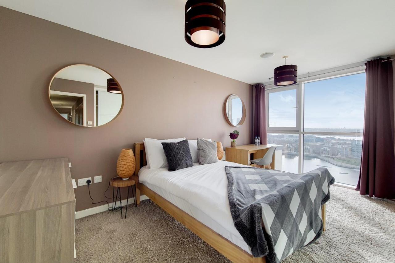 Deluxe Three Bedroom By Excel Lägenhet