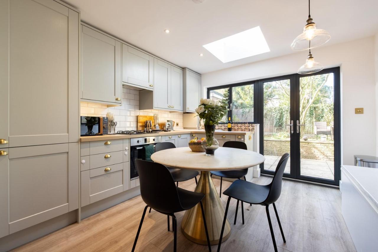 The Richmond Upon Thames Escape - Modern 2bdr Flat With Garden And Parking Appartamento Londra
