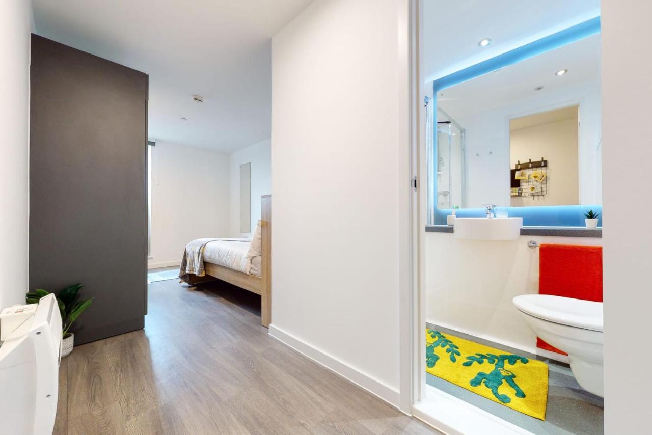 For Students Only Private Bedrooms With Shared Kitchen, And At Canvas Walthamstow In