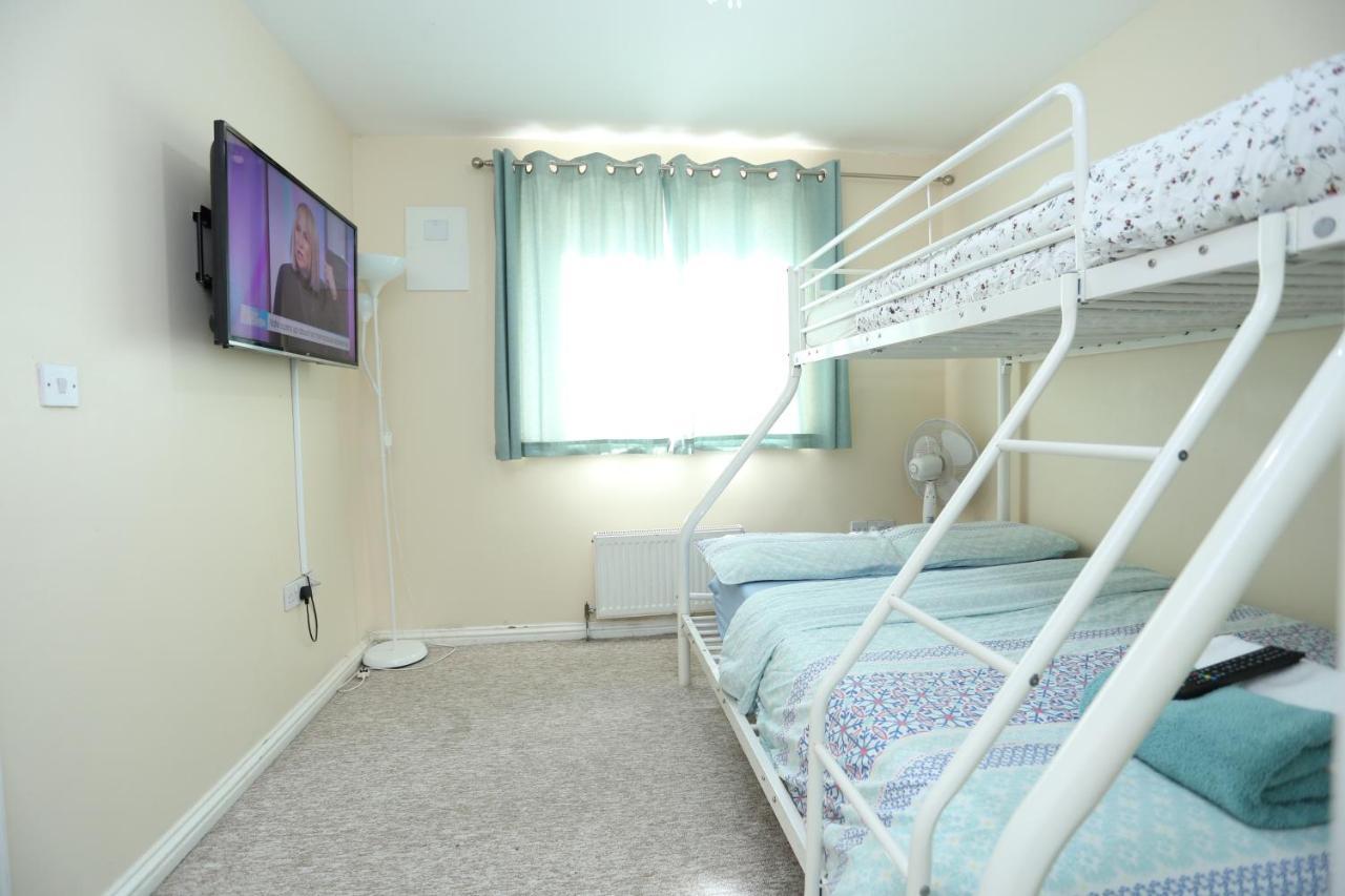 Lovely 4 Bed House * London