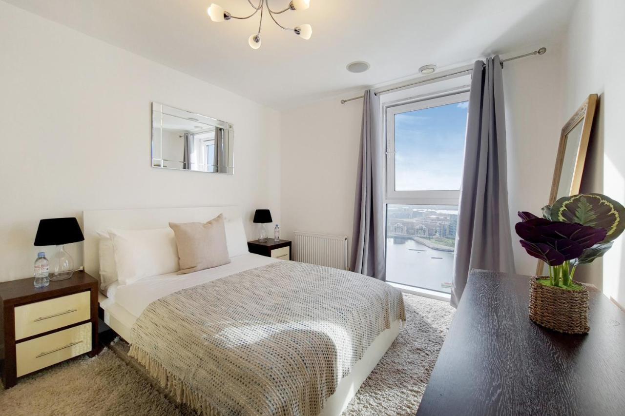 Deluxe Three Bedroom By Excel Lägenhet