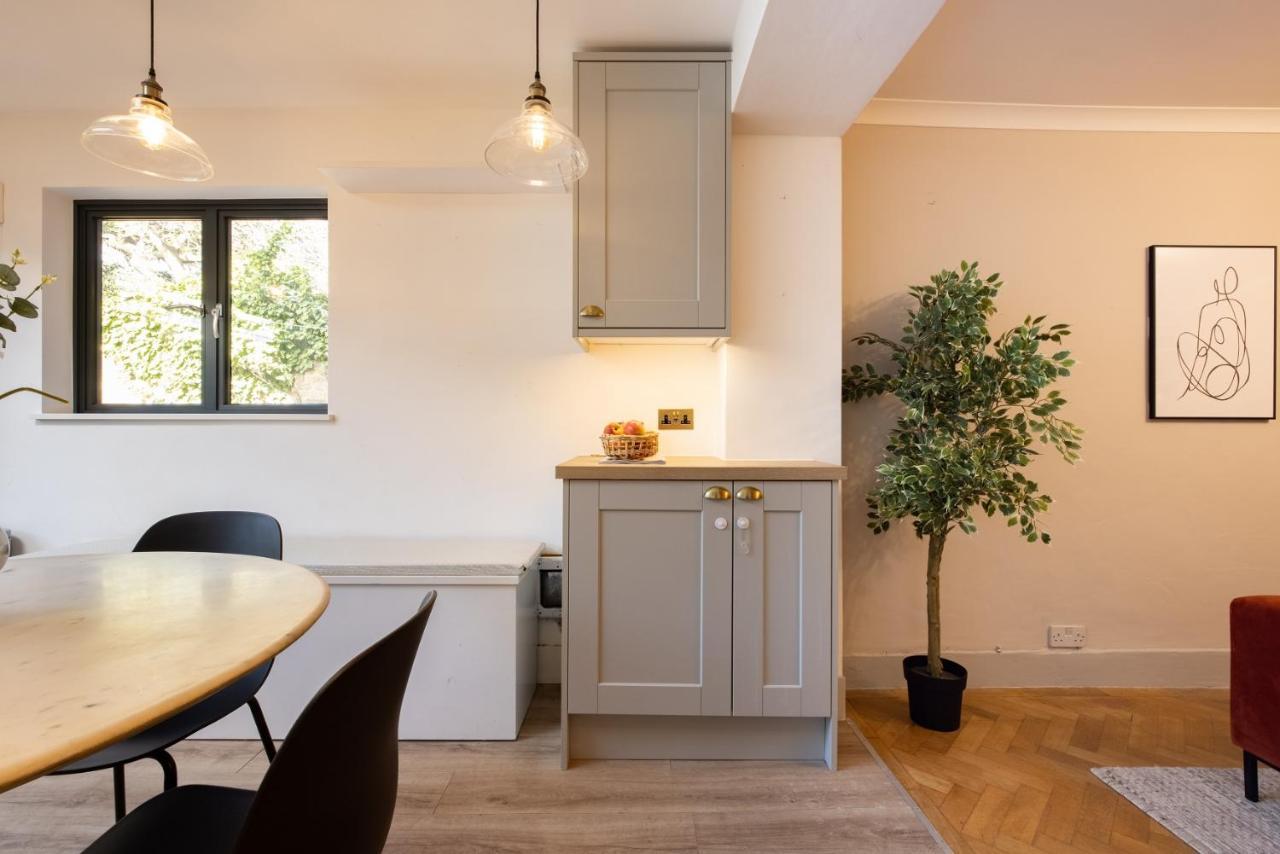 The Richmond Upon Thames Escape - Modern 2bdr Flat With Garden And Parking Appartamento Londra
