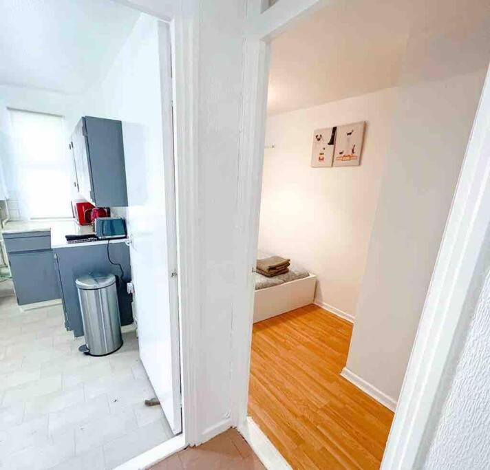 Spacious Two Bedroom Flat * London