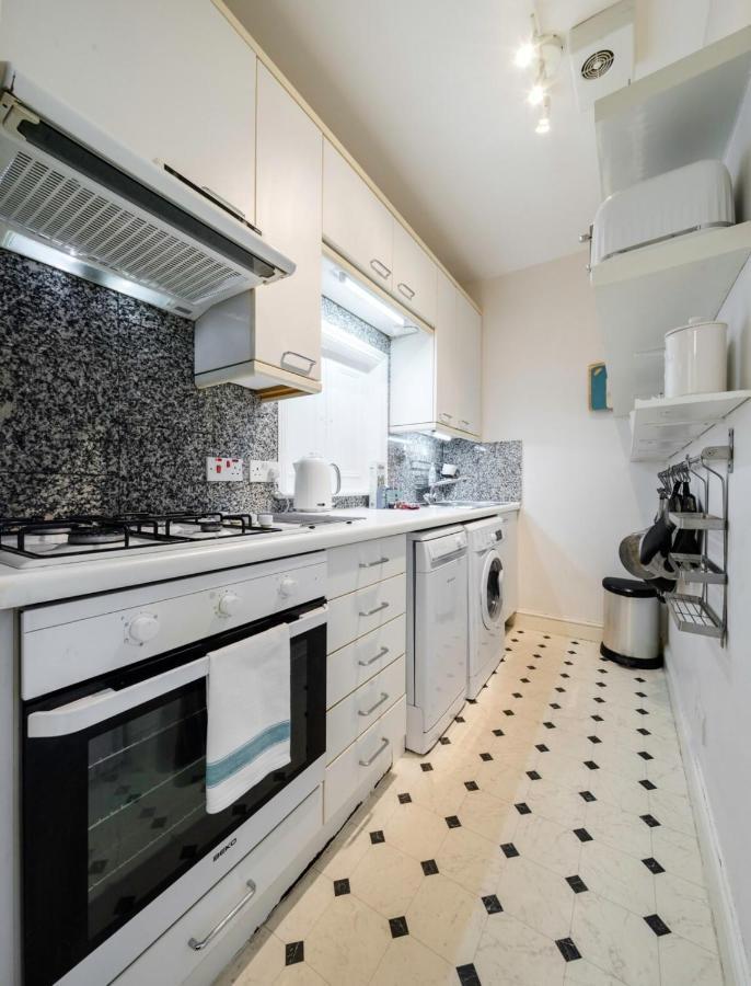 Elegant Earl's Court 2 Bedroom Flat Just 4 Minutes From Tube Appartement