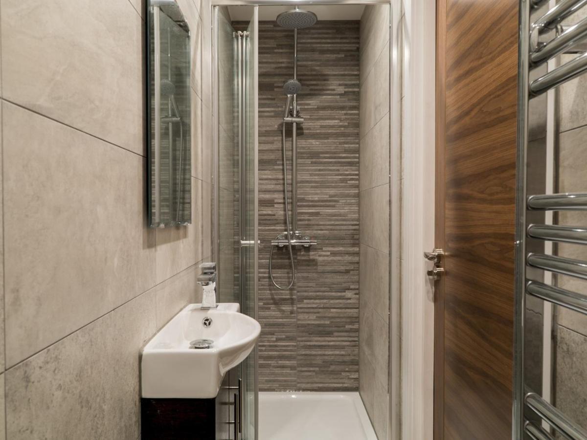 Pass The Keys Renovated Victorian In Ealing *