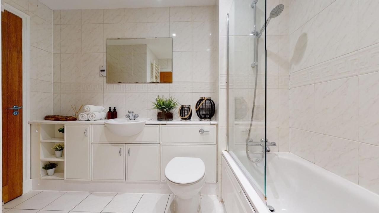 Docklands Riverside Superior 3 Bedroom Apartment By Delta Accomodation Appartamento *
