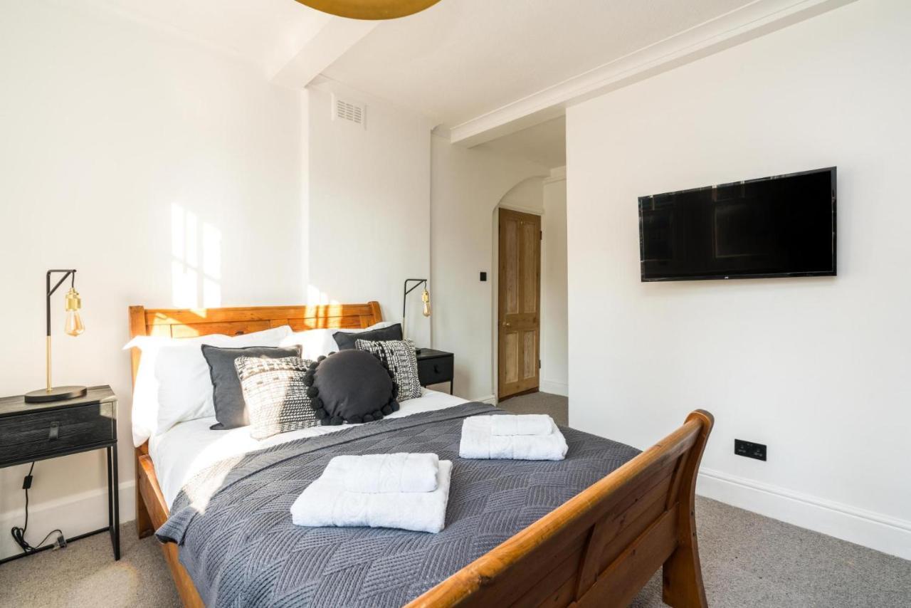Apartment Stunning 3bd Riverside Flat Communal Roof Terrace *