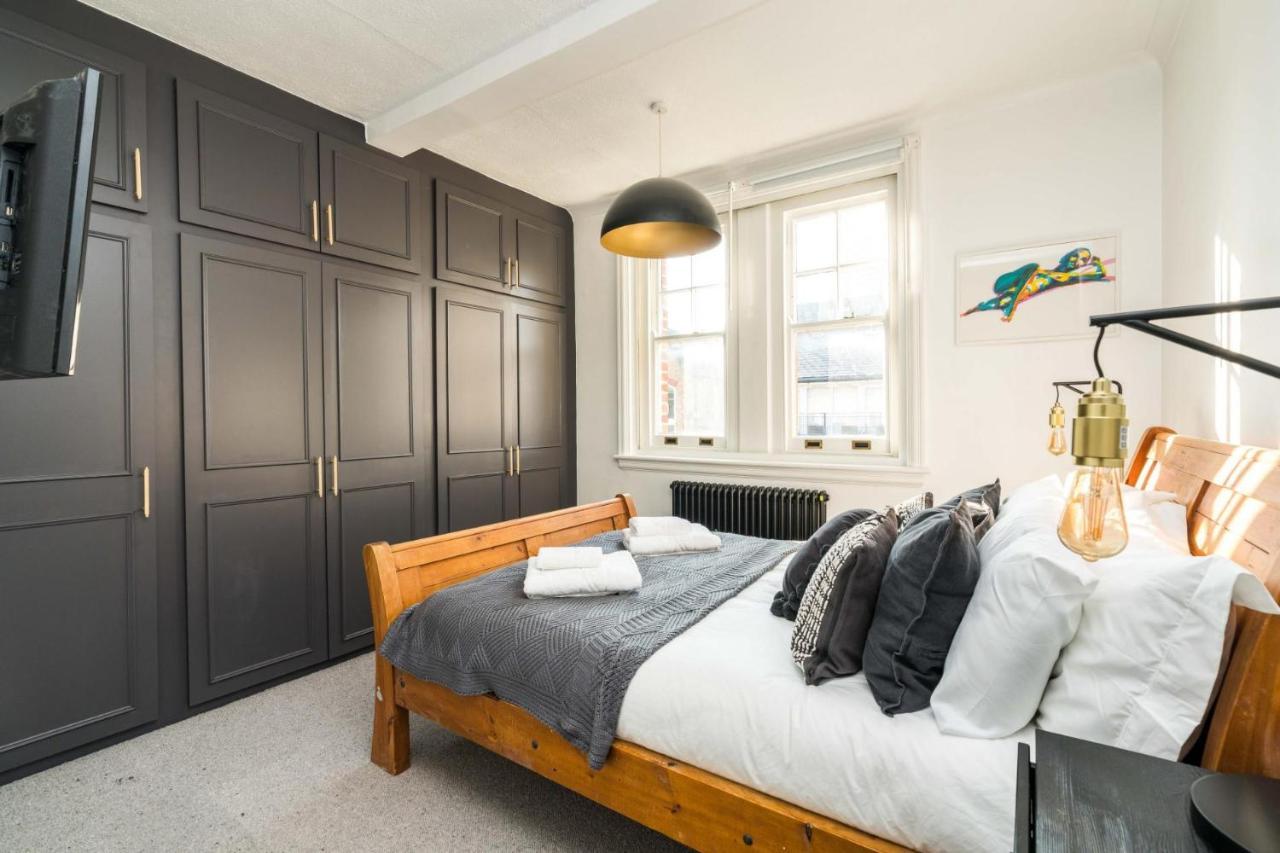 Apartment Stunning 3bd Riverside Flat Communal Roof Terrace London