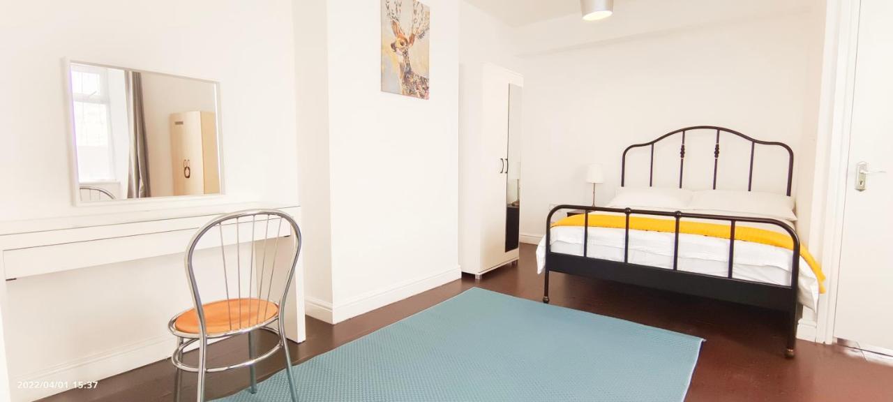 Appartamento Acacia Flat 189 In Wembley Londra