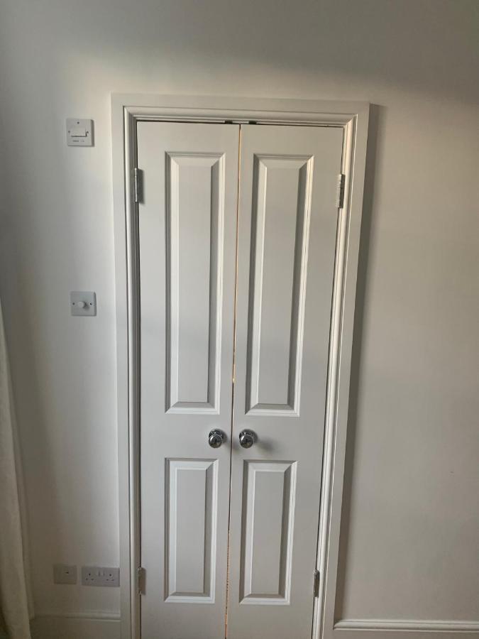 Beautiful One Bedroom Flat In The Heart Of Notting Hill Gate * Londen