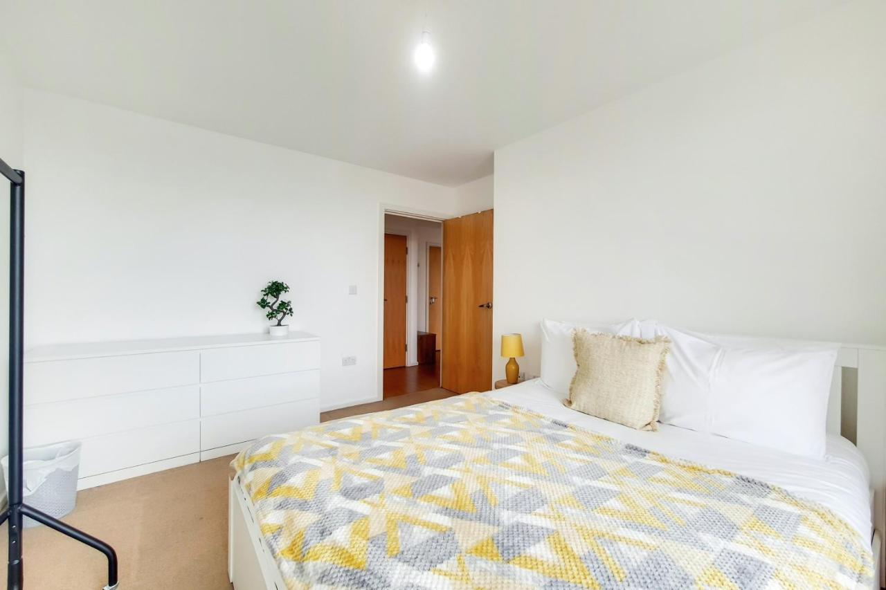 Apartment Free Parking - Two Bed By Docklands