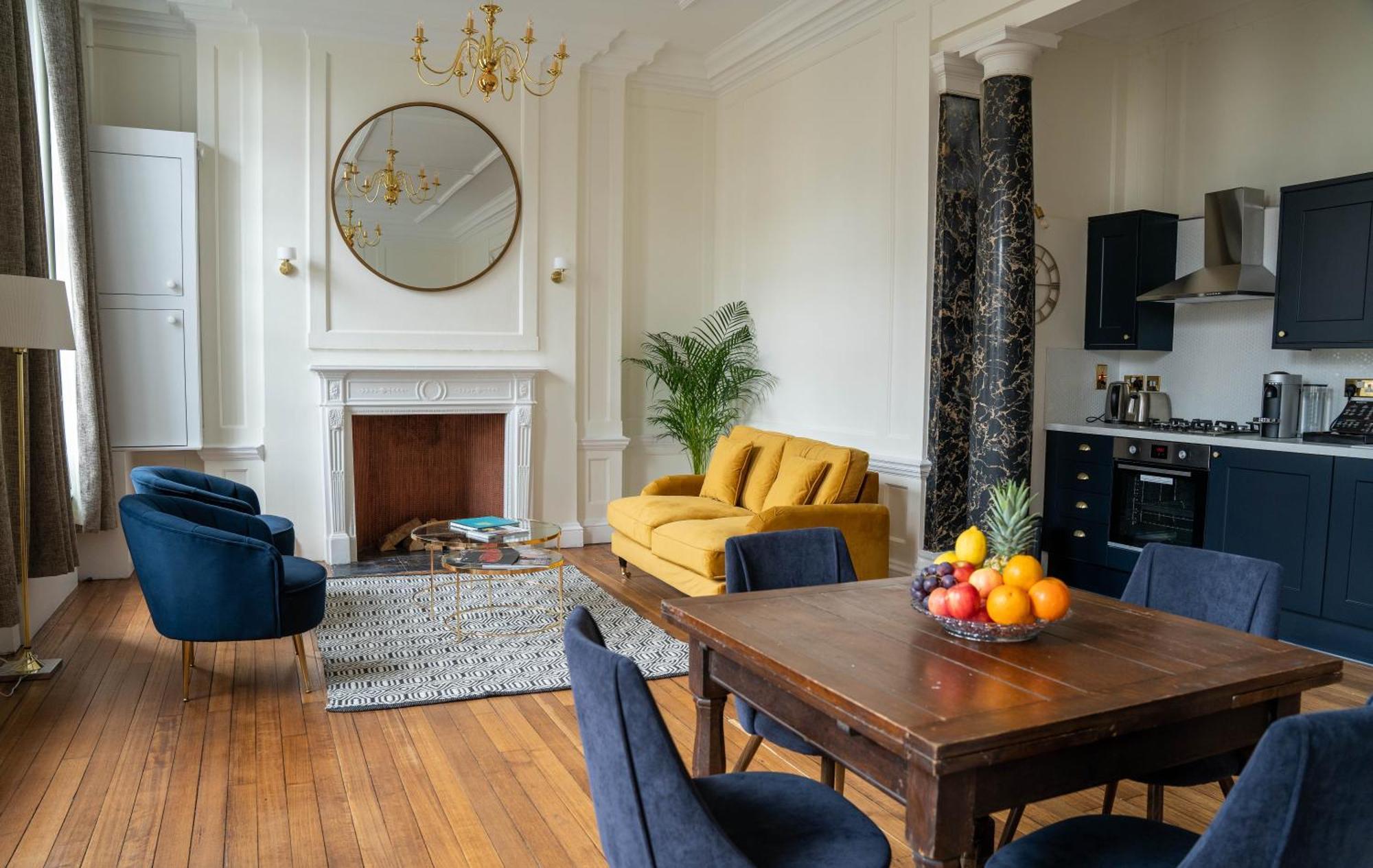 Apartment Dreamy Loft, Antique Wood Flooring & High Ceilings *