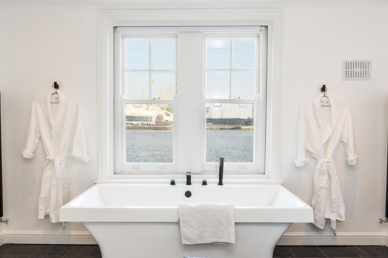 Stunning 3bd Riverside Flat Communal Roof Terrace Apartment *