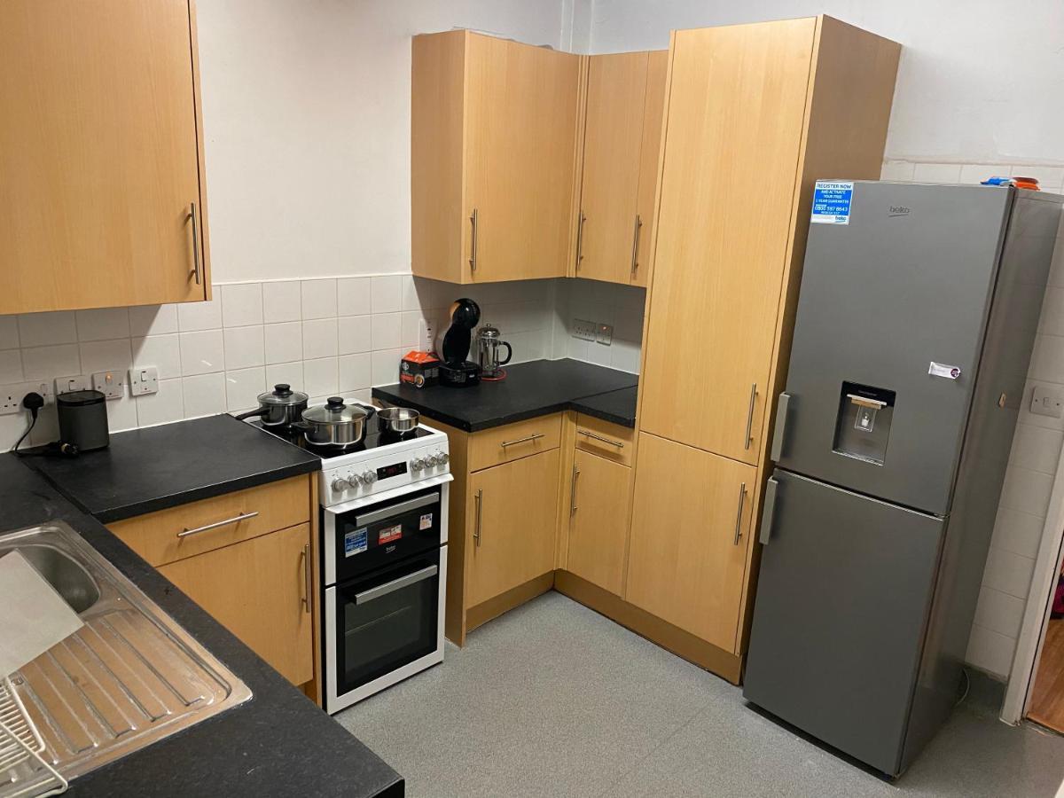 Lovely 2bed In Location Appartement Londen