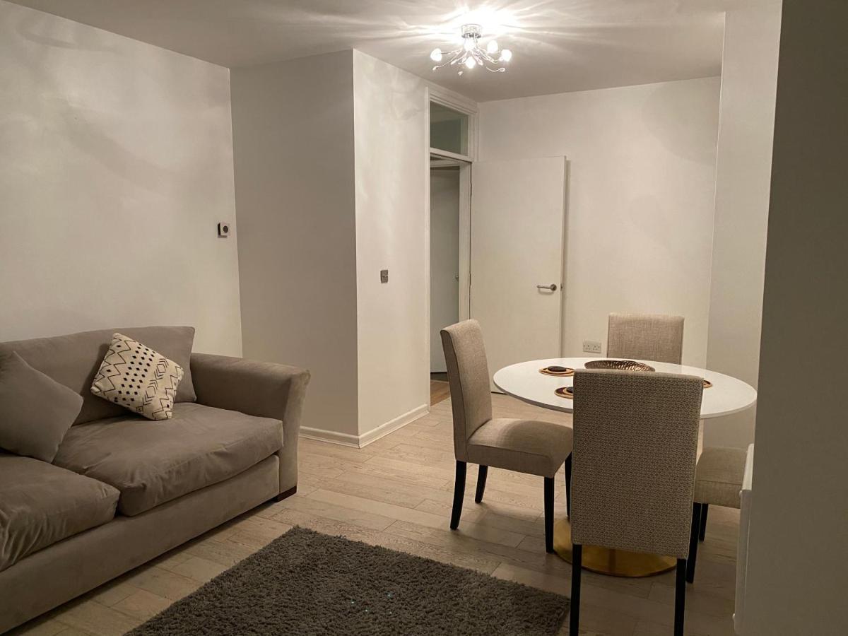 Lovely 2bed In Location Appartement *
