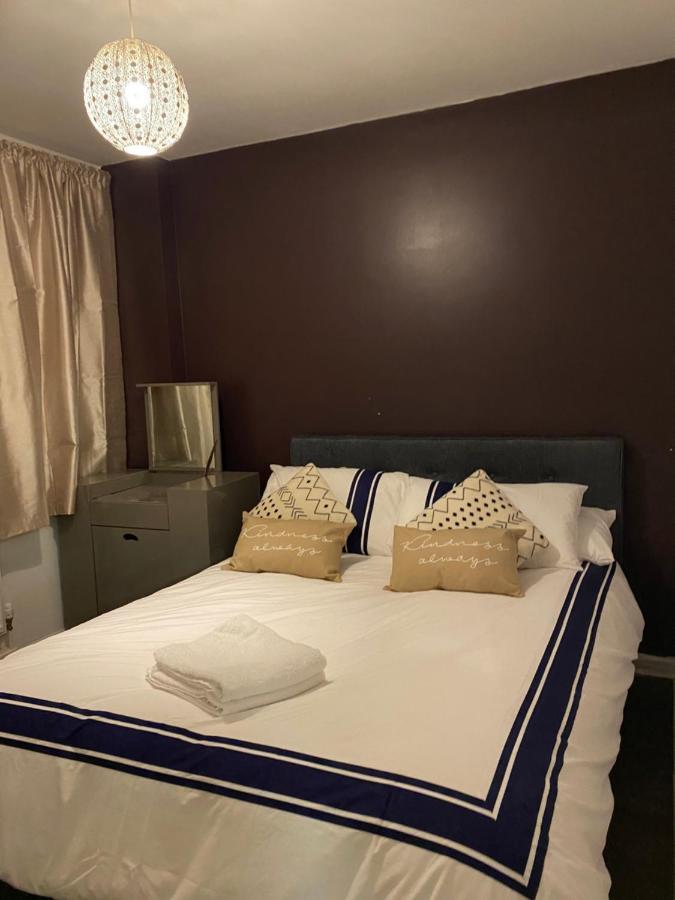 Lovely 2bed In Location Appartement Londen