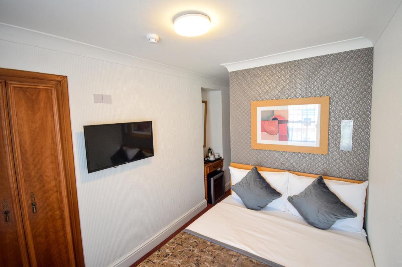 Pembridge Palace Hotell 3*