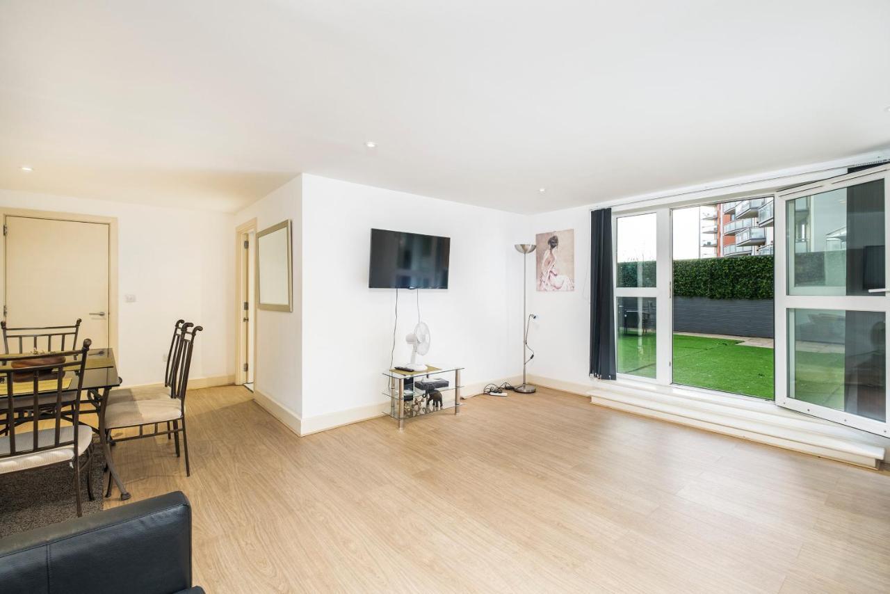 Canary Wharf/docklands/excel Spacious Apt E14 * London