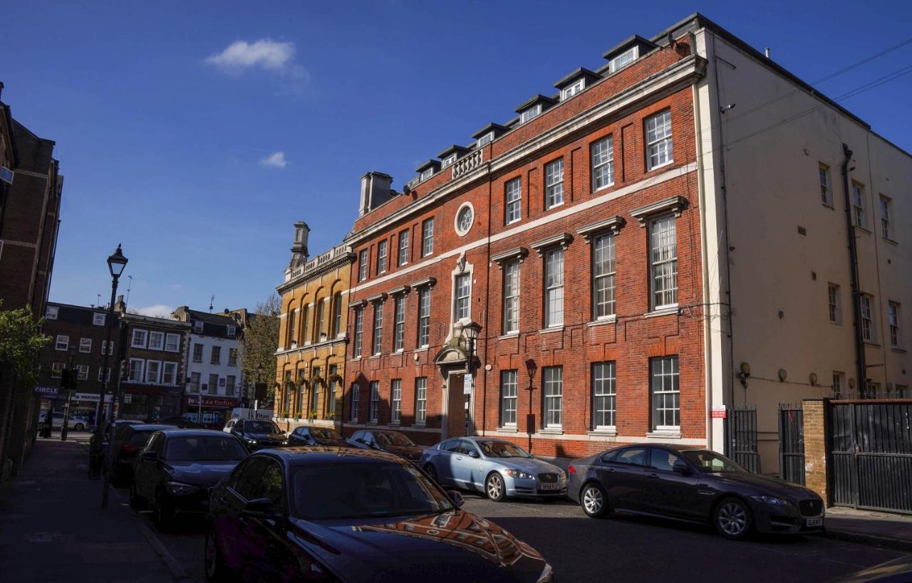 Dreamy Loft, Antique Wood Flooring & High Ceilings * London